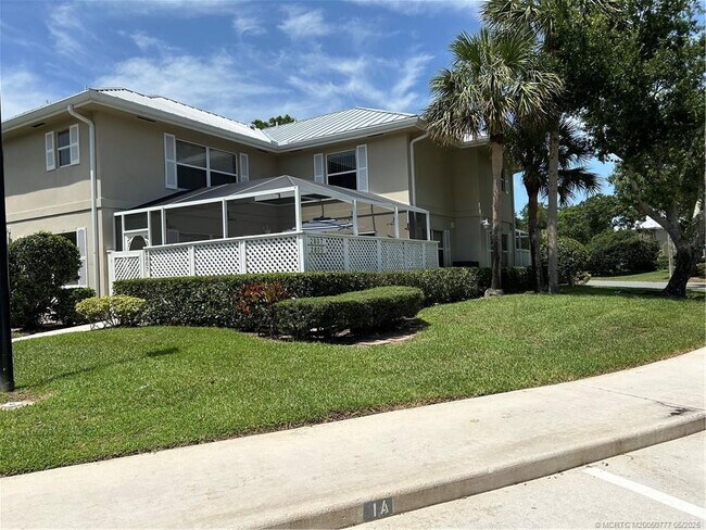 Primary Photo - 2807 SW Lakemont Pl