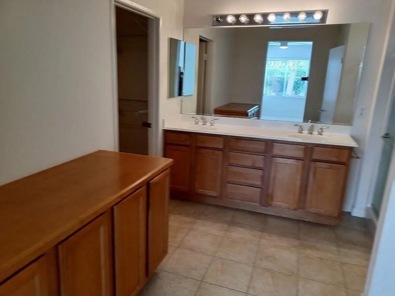 Building Photo - 78791 Stansbury Ct