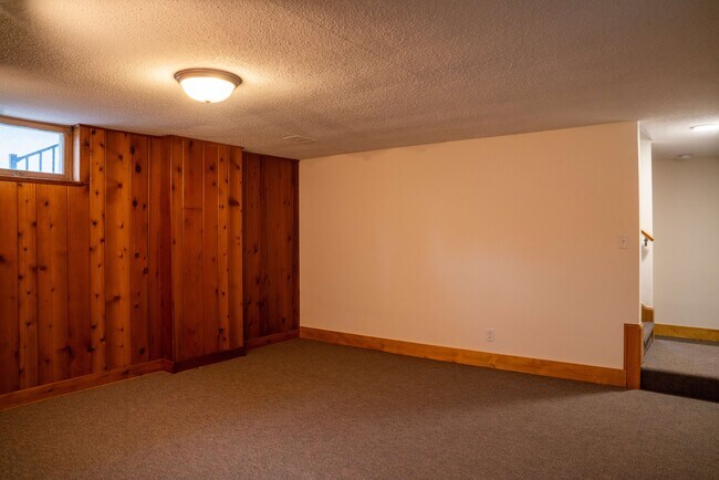 Building Photo - 3938 W 49th St