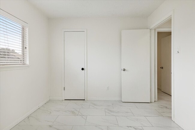 Building Photo - 14818 Gladewick Dr