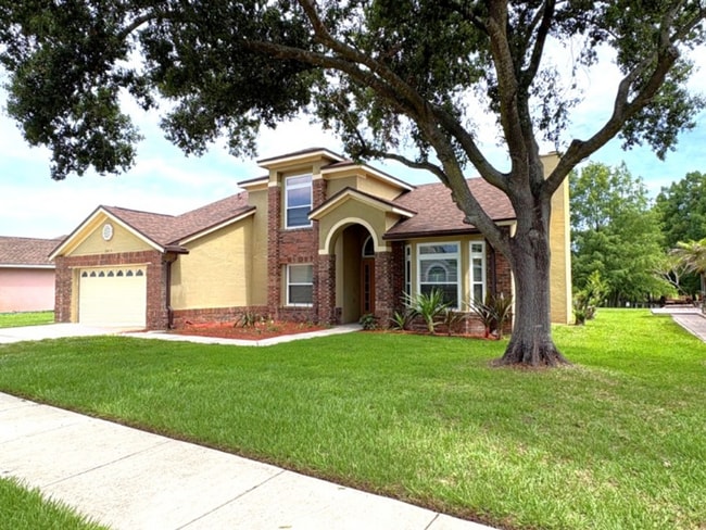 Building Photo - Beautiful 4BR/2.5BA Water View Home - Deer Hollow in the Deerfield Community!