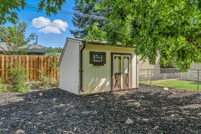 Building Photo - 10863 W 67th Pl