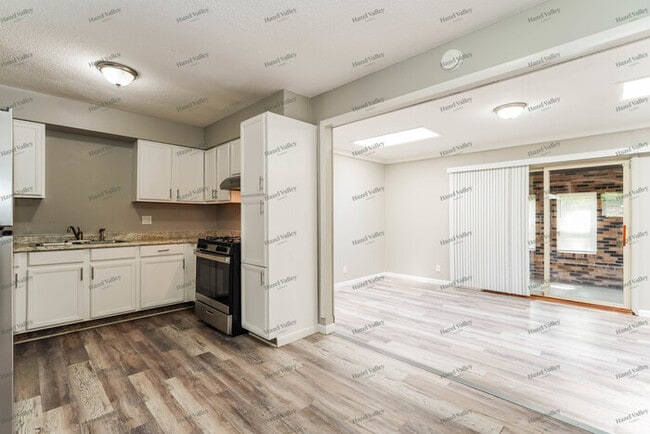 Building Photo - 3063 Chelford Dr