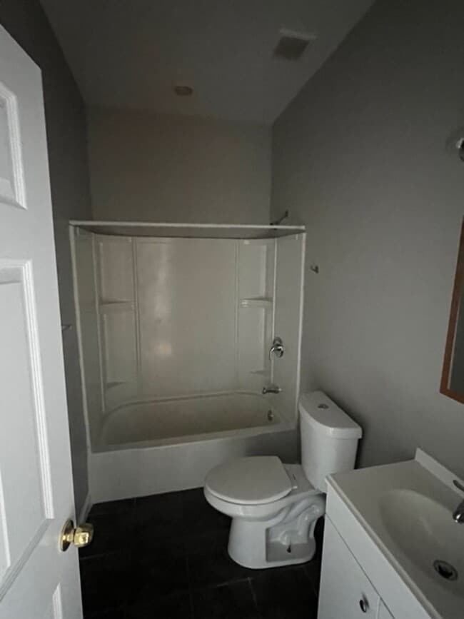 Building Photo - 2113 E Huntingdon St