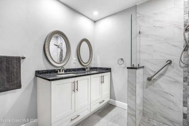 Building Photo - 1080 Park Ridge Pl
