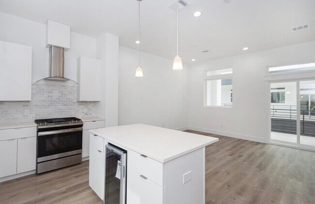 Building Photo - 505 Schweikhardt St