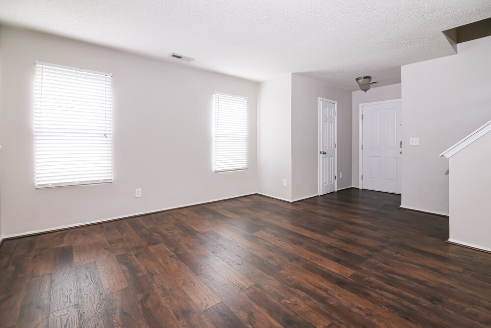 Building Photo - 3032 Van Dorn Rd