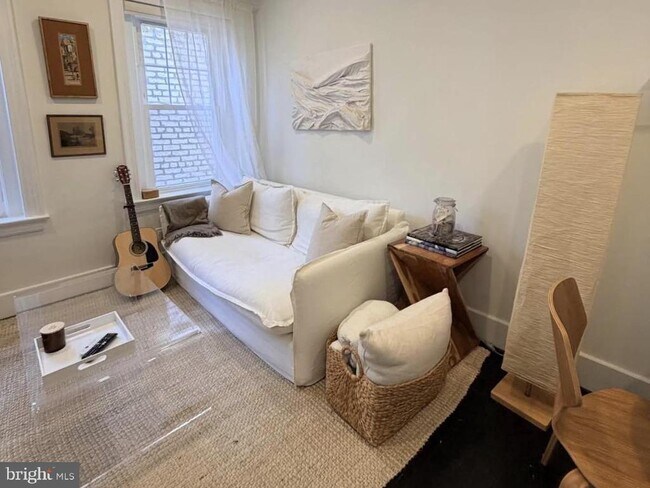 Building Photo - 1332 15th St NW