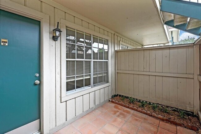 Building Photo - 845 Augusta Dr