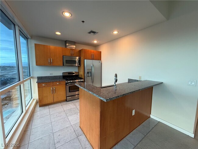 Building Photo - 4575 Dean Martin Dr