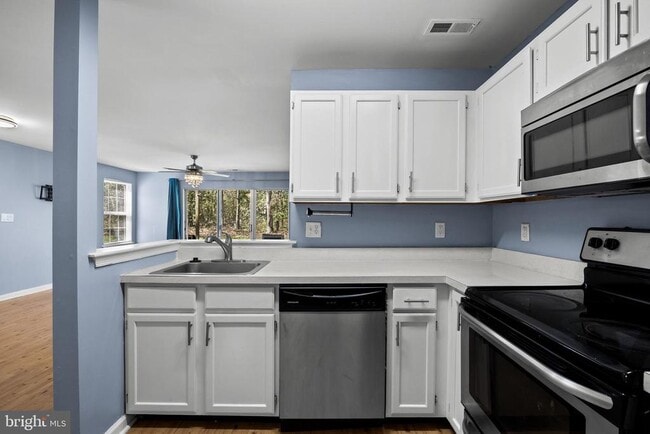 Building Photo - 703 Quail Rd