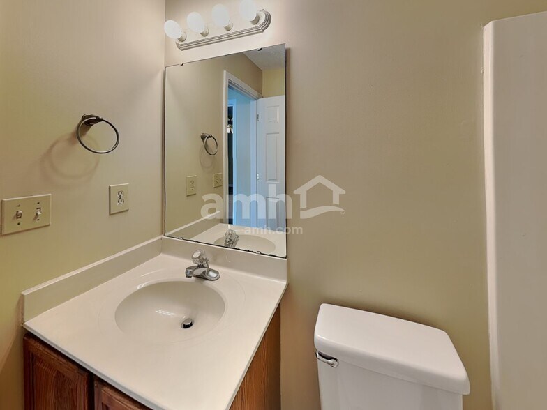Building Photo - 10296 Manassas Ct