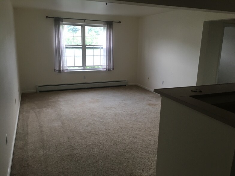 Building Photo - 315 Hildred Dr