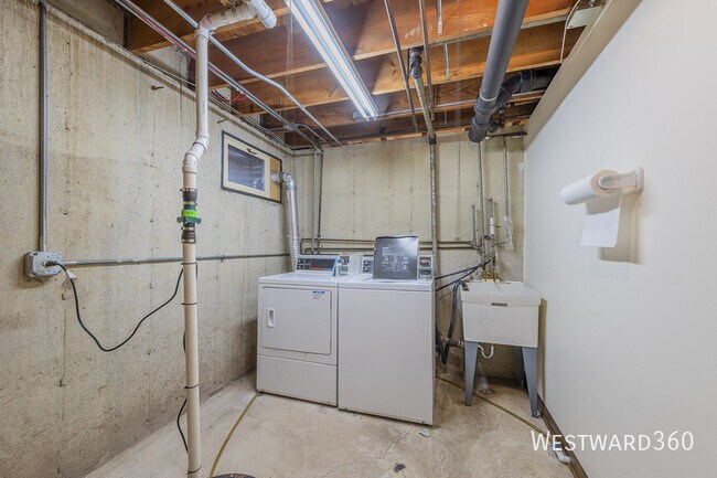 Building Photo - 6320 W 79th St