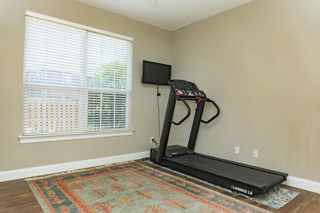 Building Photo - 606 Shoal River Dr