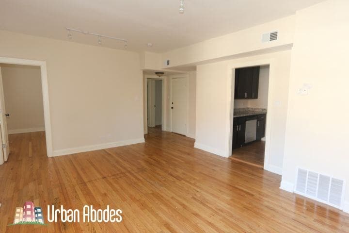 Building Photo - 4036 Ashland N Ave