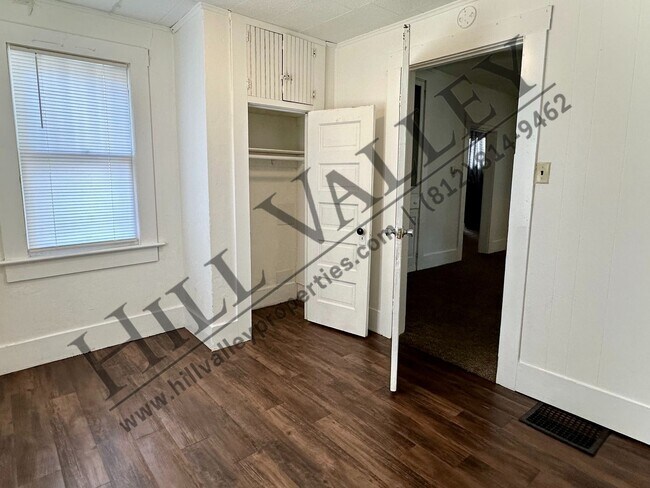 Building Photo - Large four bedroom in Farrington's Grove H...