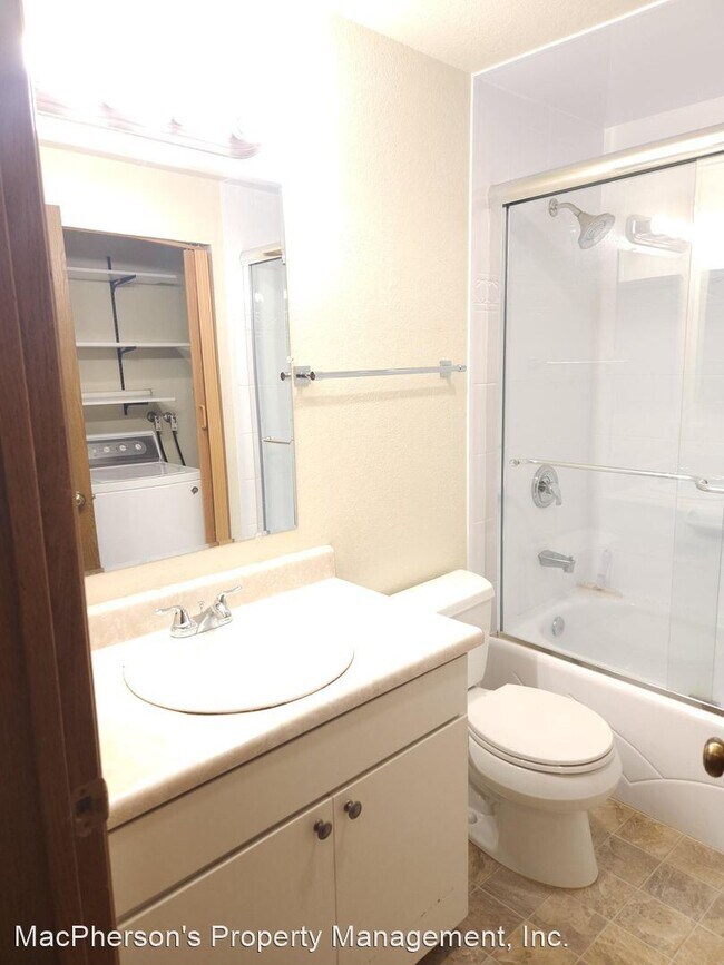 Building Photo - 2 br, 1 bath House - 9484 Redmond-Woodinvi...