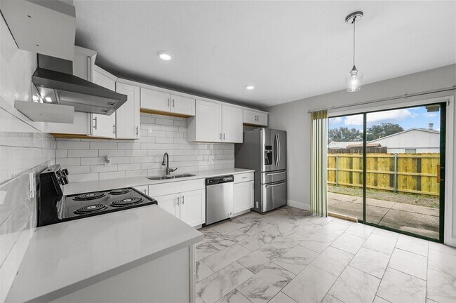 Building Photo - 4940 Watkins Dr