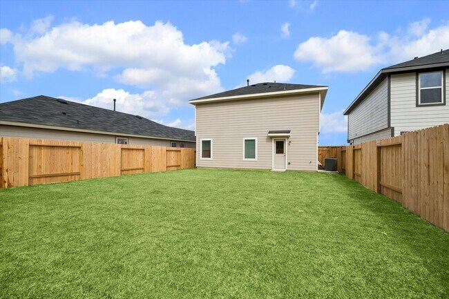 Building Photo - 14333 Tawny St