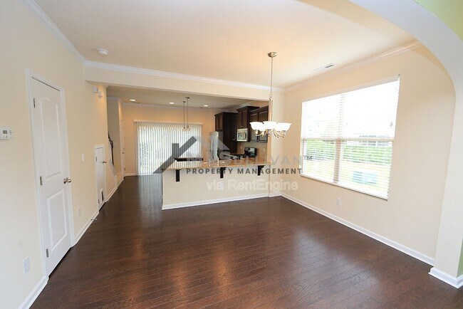Building Photo - 200 Mt Evans Dr