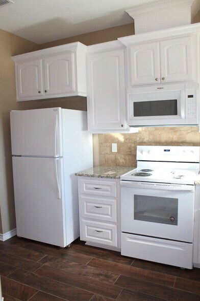 Building Photo - 1630 Samples Rd