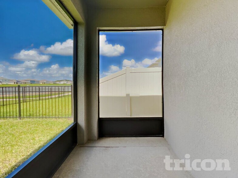 Building Photo - 4447 Blue Rock Dr