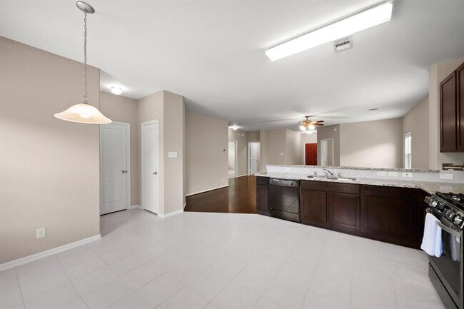 Building Photo - 30111 Saw Oaks Dr