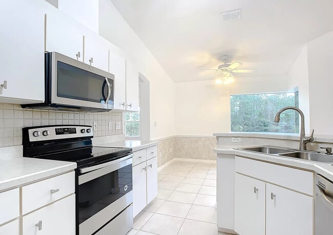 Building Photo - 1062 Crystal Creek Dr