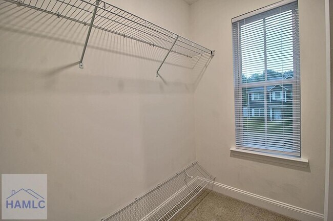 Building Photo - 432 Fairview Cir