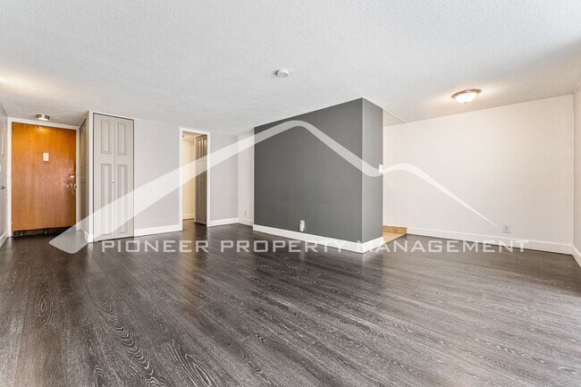 Building Photo - Stylish Studio with Large Patio and AC!