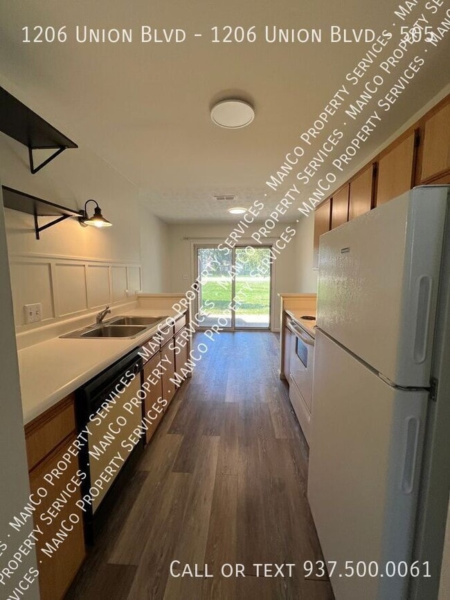 Building Photo - 1206 Union Blvd