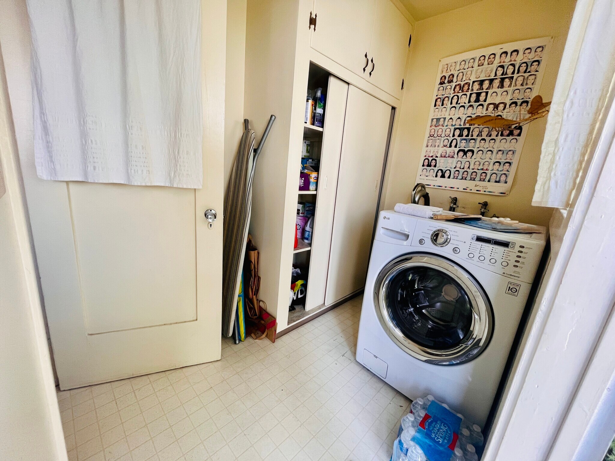 Building Photo - 1042 W 14th St