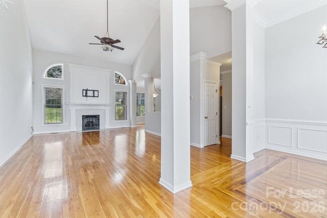 Building Photo - 4-Bedroom 2-Bath Home Nestled In The Popular Rock Barn Community!