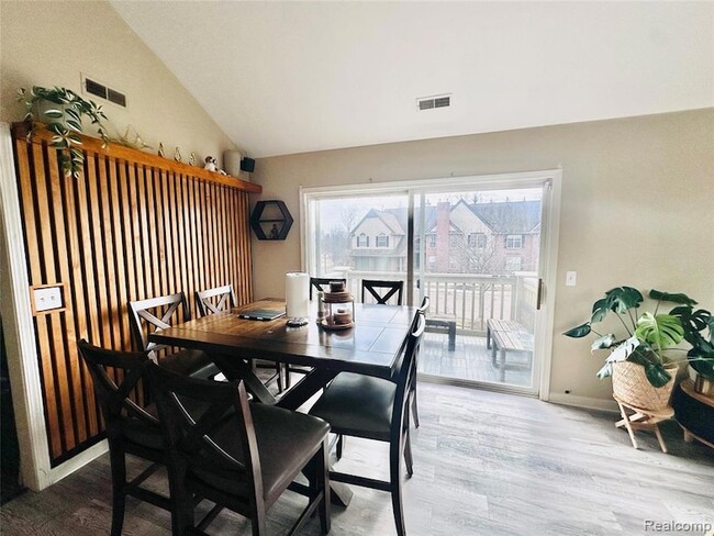 Building Photo - 28122 Carlton Way Dr