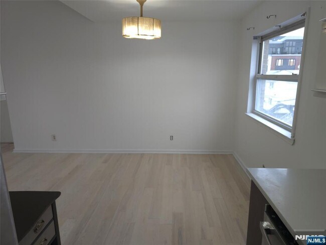 Building Photo - 6715 Polk St