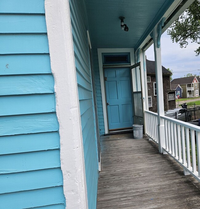 Building Photo - Knoxville 37917 - 2 Bedroom, 1 Bath home –...