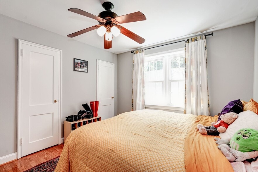 Bedroom with 2 closets! - 2908 13th Rd S