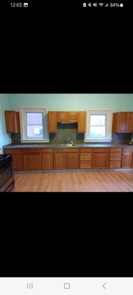 Eat in kitchen - 417 W Walnut St