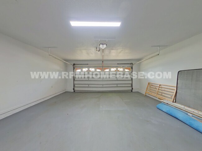 Building Photo - Move-In Special | Charming 3-Bedroom Corner Lot Home with Spacious Backyard and Convenient Location