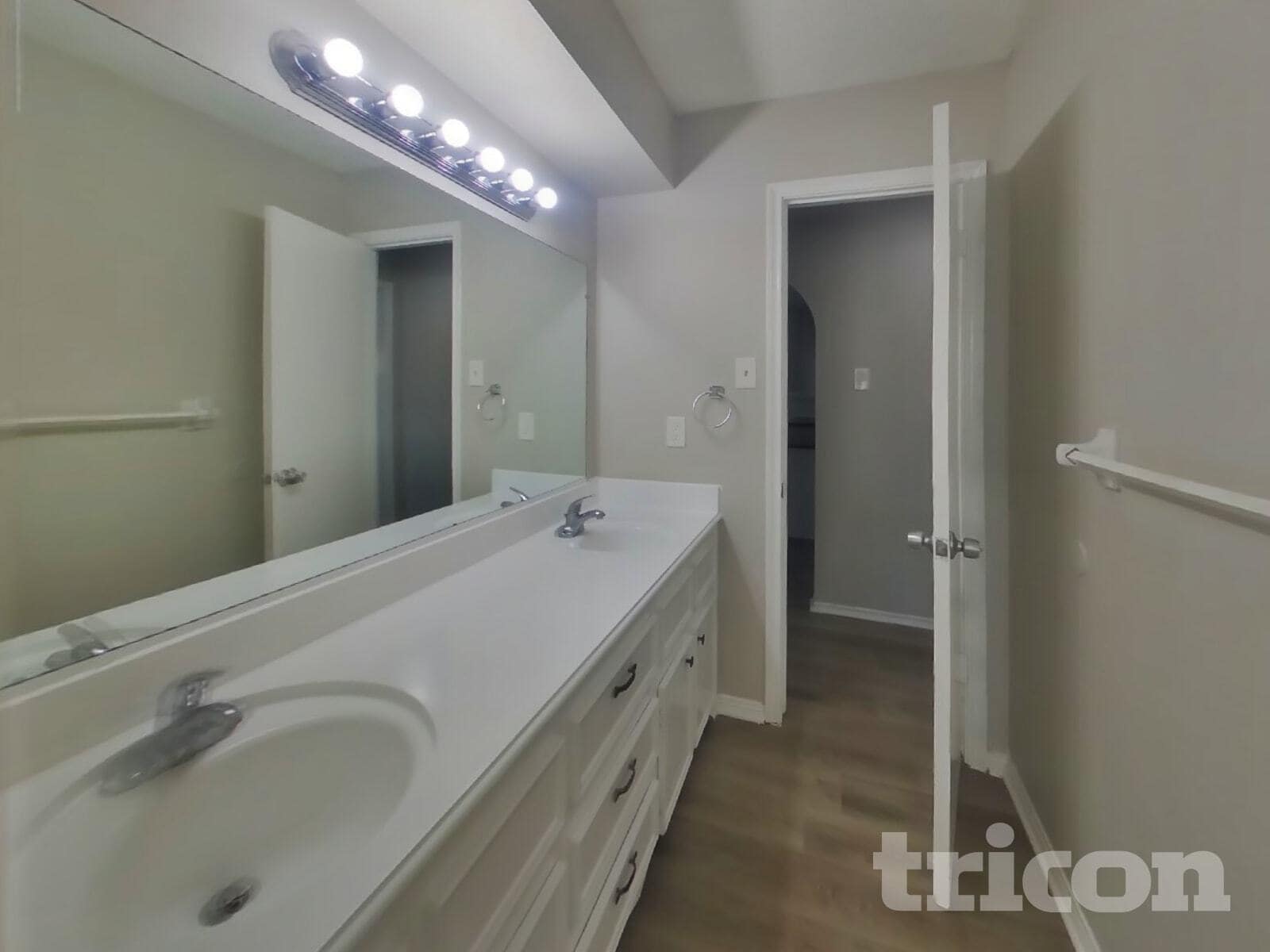 Building Photo - 902 La Nell Drive Deer Park TX