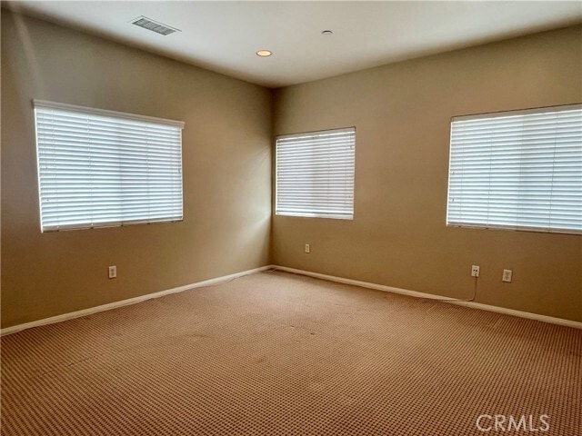 Building Photo - 266 S Redwood Ave