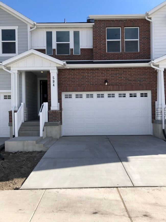 Building Photo - 594 N 260 W