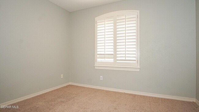 Building Photo - 14613 Sunny Land Ave