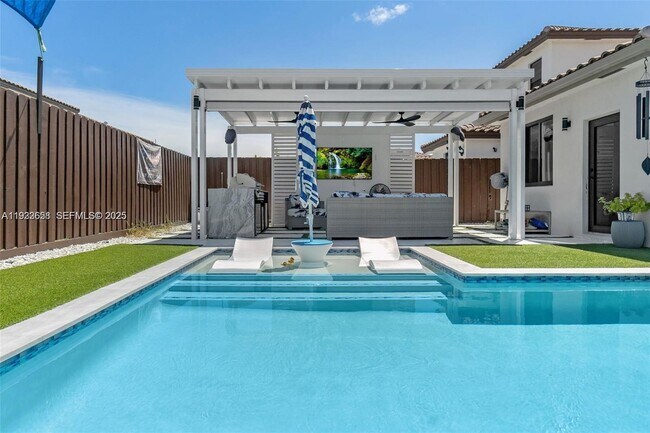 Building Photo - 11939 SW 241 Ter