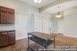 Building Photo - 321 Grove Ave