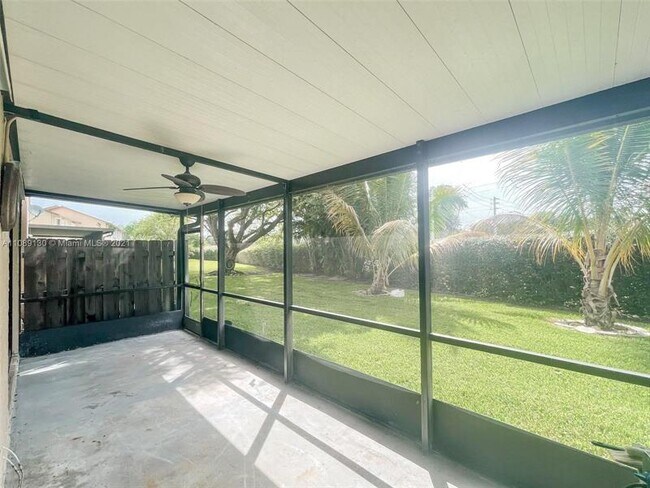 Building Photo - 228 Lakeside Cir