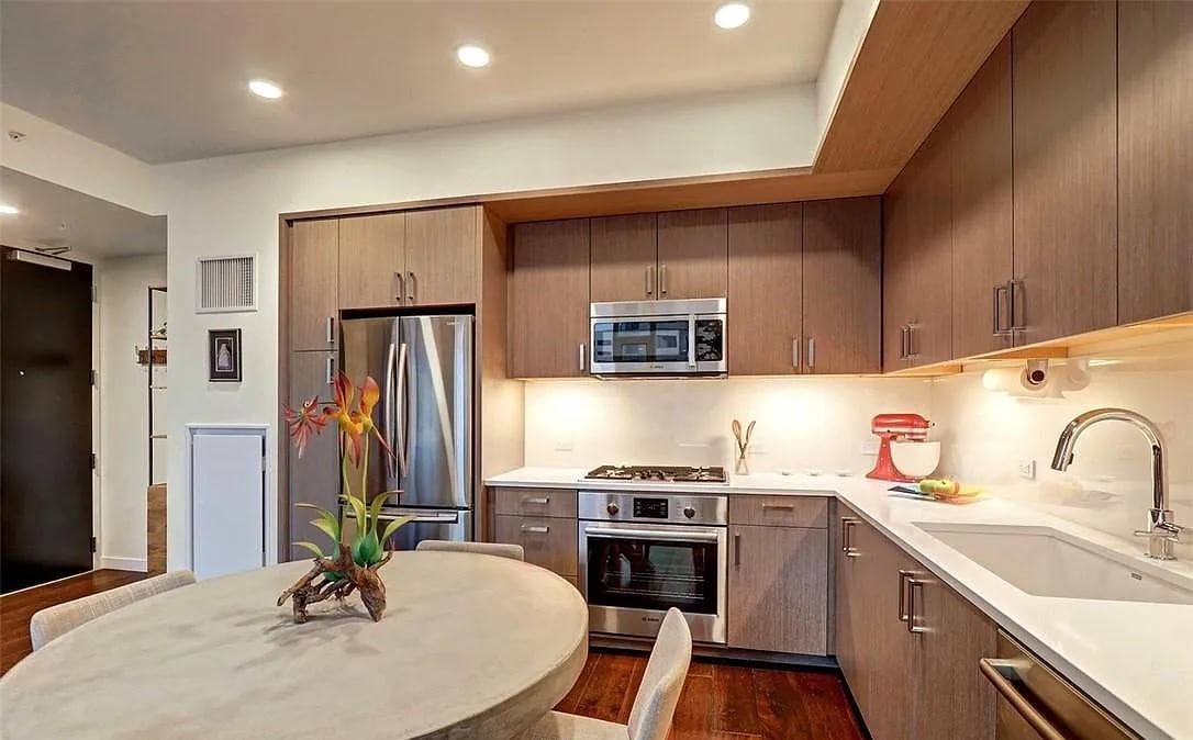 Building Photo - 1321 Seneca St