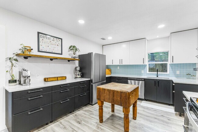 Building Photo - Timeless Charm Meets Modern Comfort in Brookview