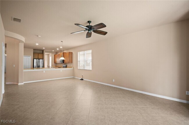 Building Photo - 12168 Country Day Cir